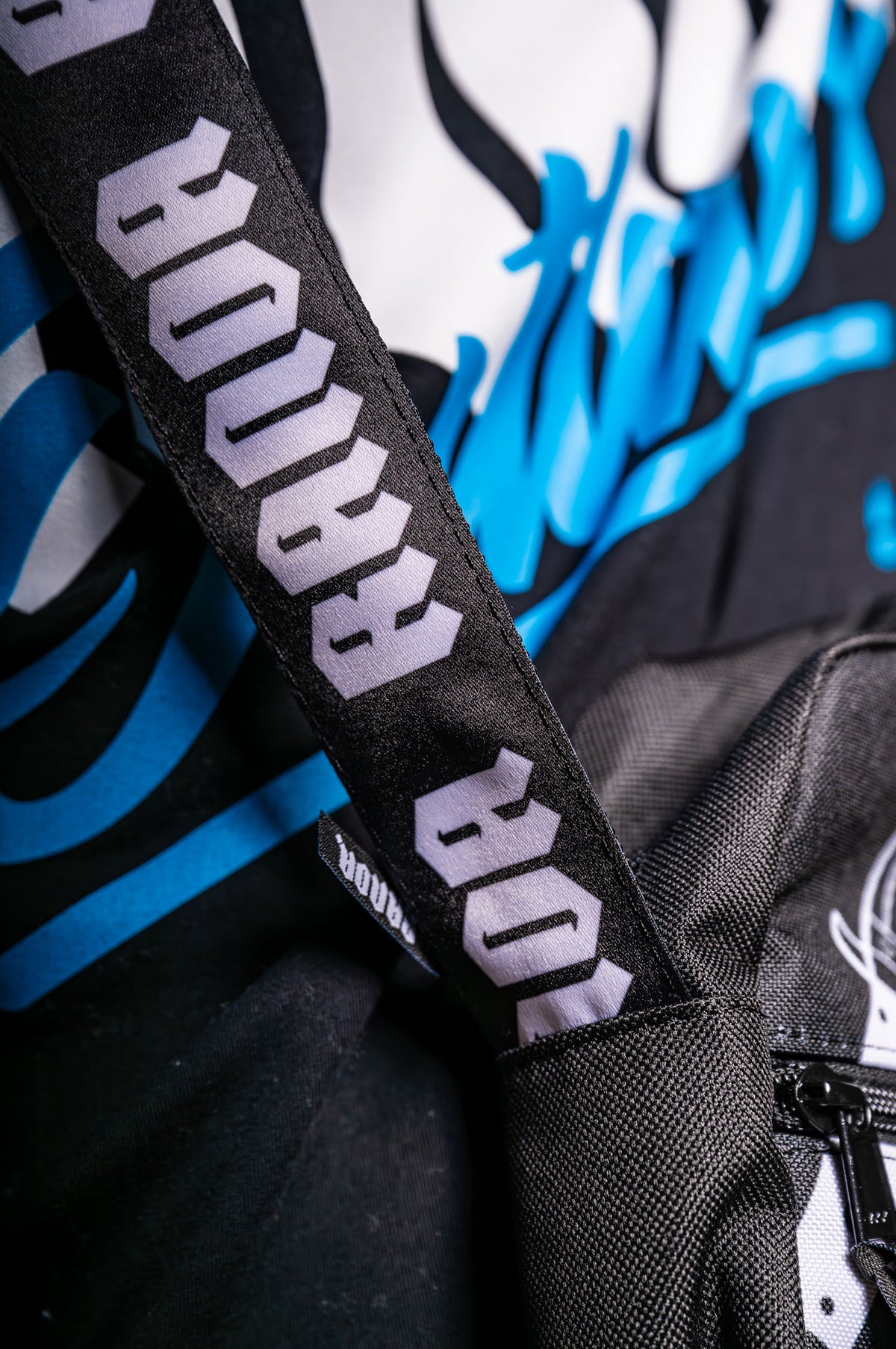 OUTLAWS SHOULDER BAG