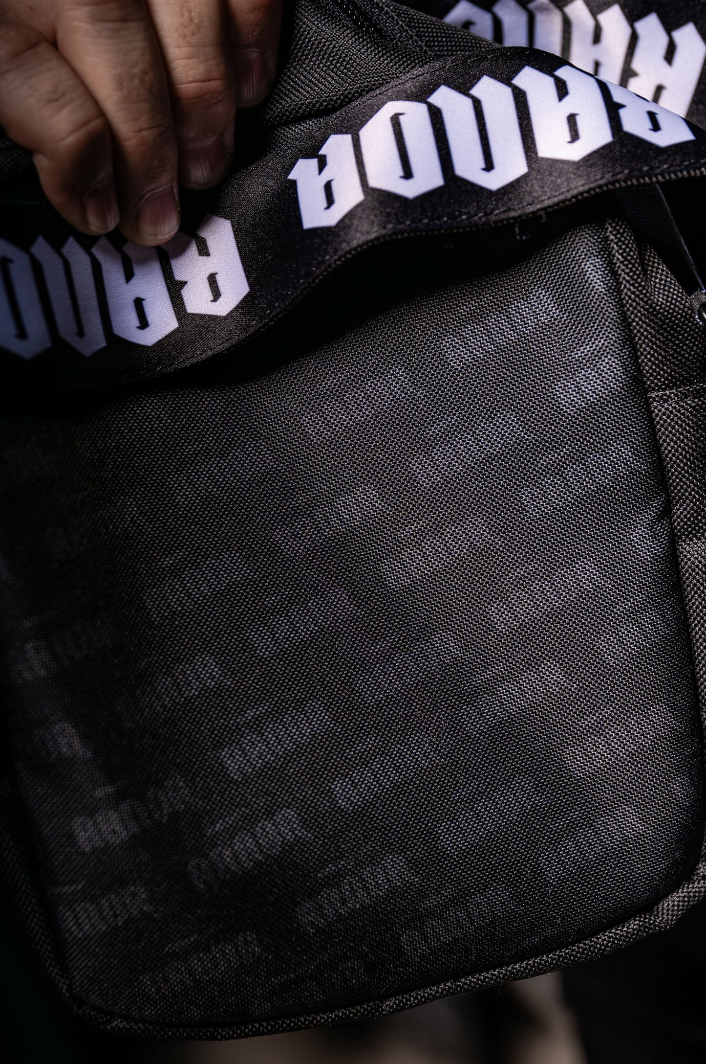 OUTLAWS SHOULDER BAG