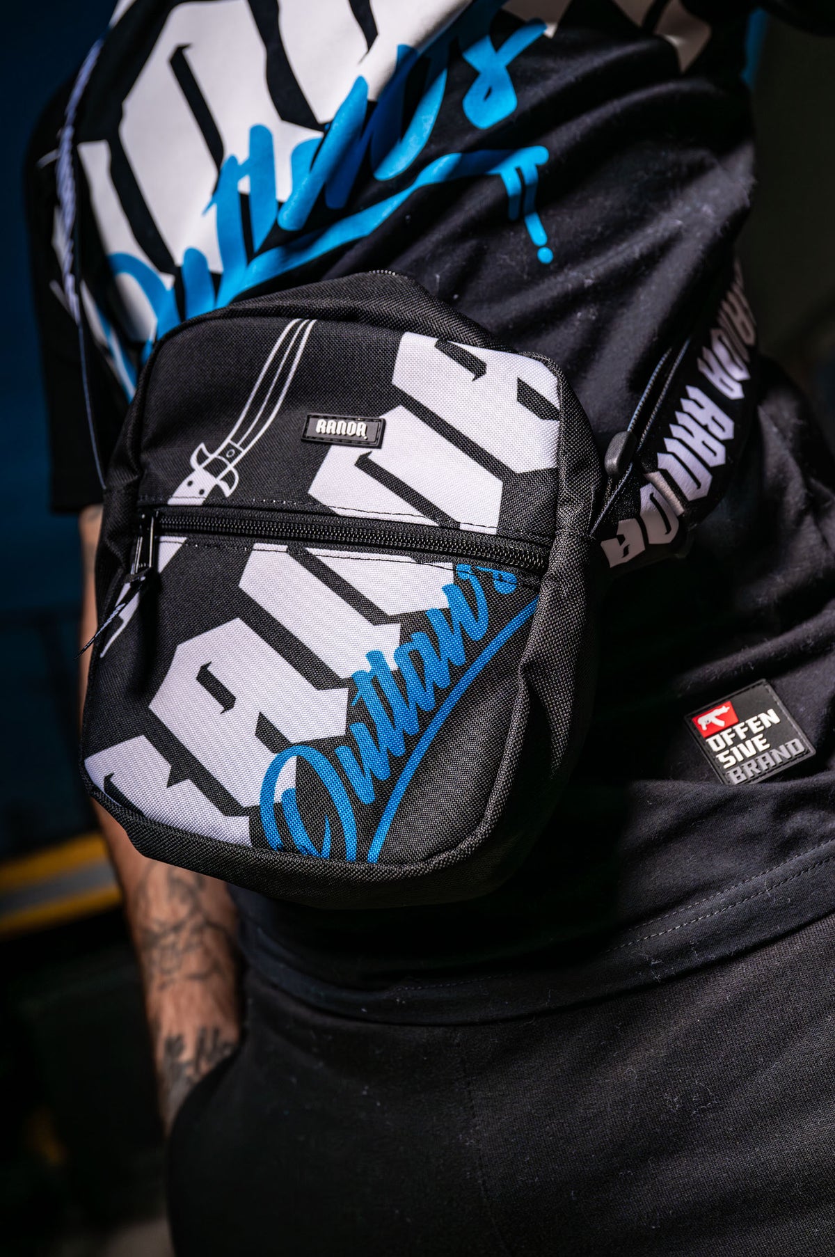 OUTLAWS SHOULDER BAG