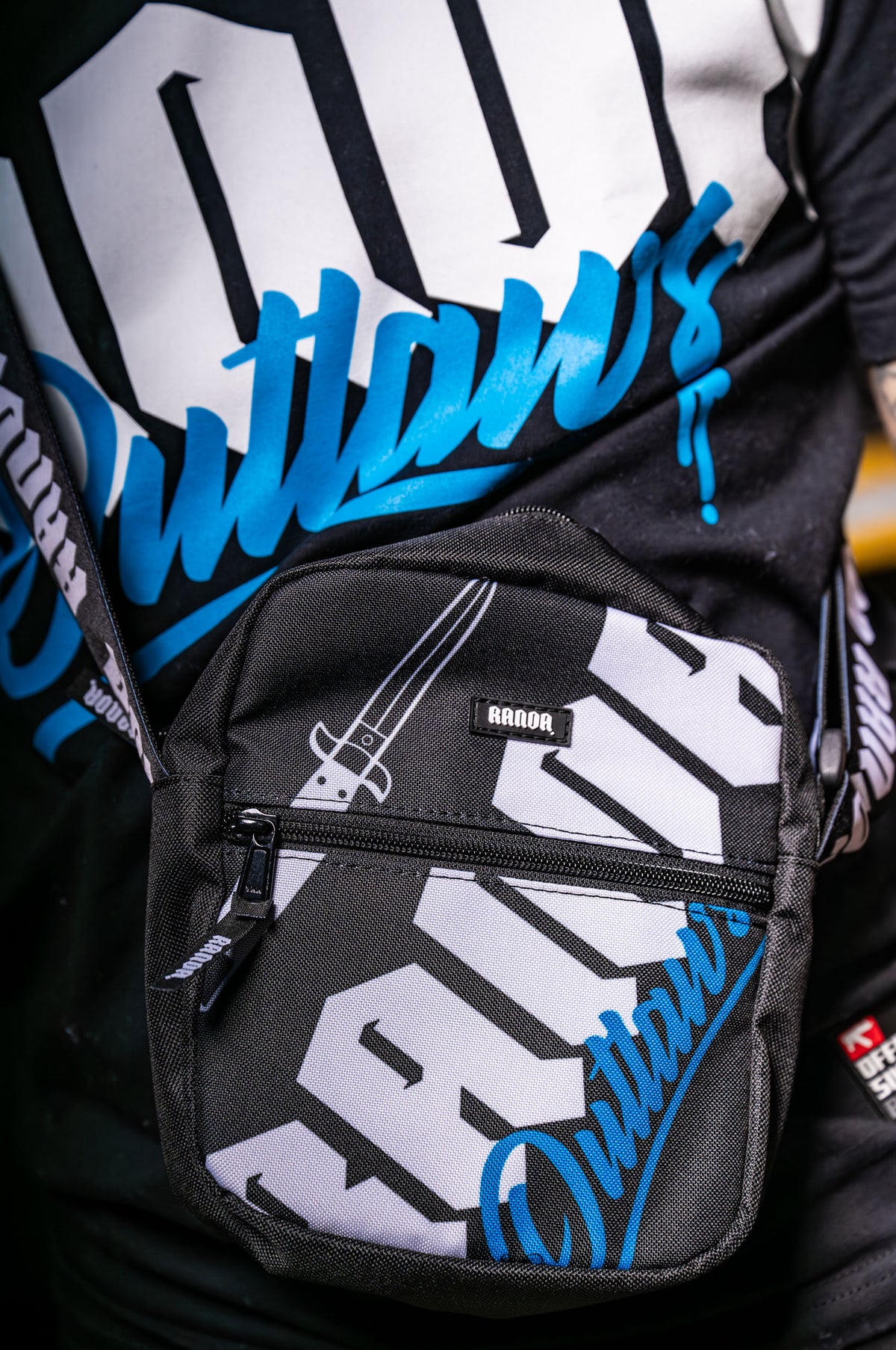 OUTLAWS SHOULDER BAG
