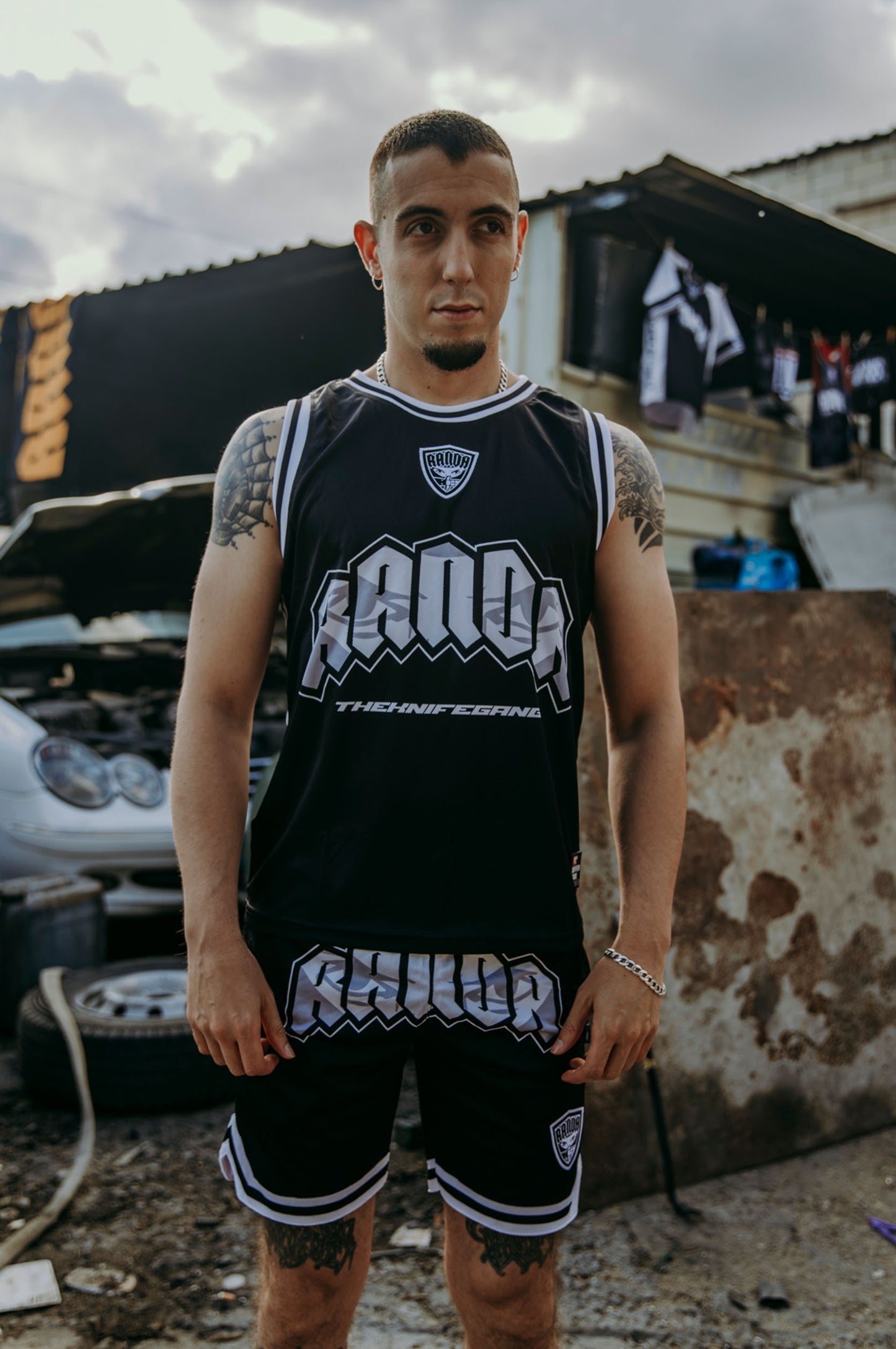 FACELESS TANKTOP