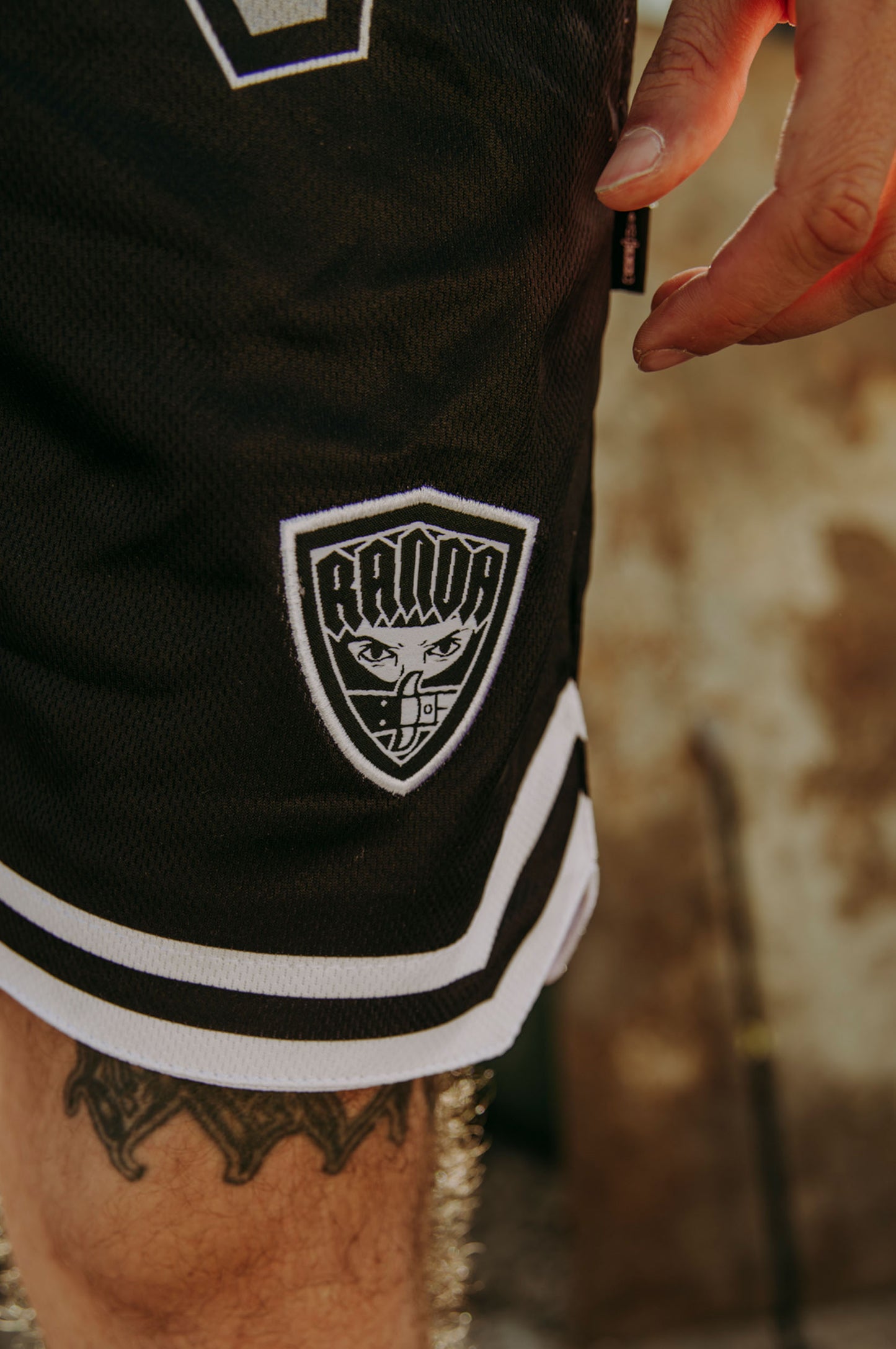 FACELESS BASKETBALL SHORT