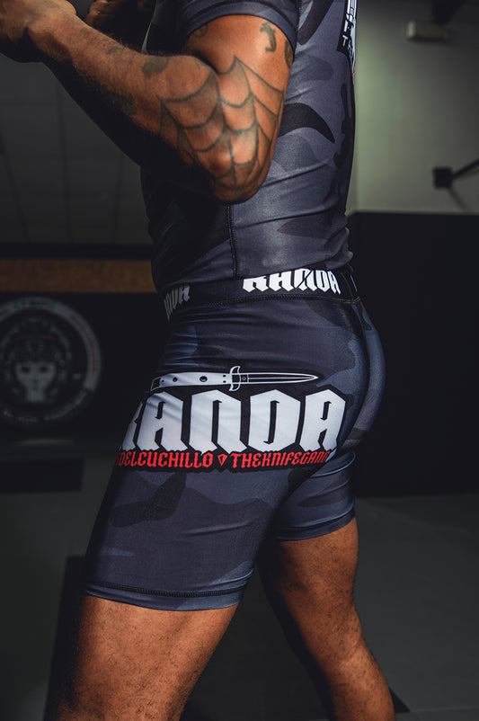 THE KNIFE GANG COMPRESSION SHORT [BLACKCAMO & RED]