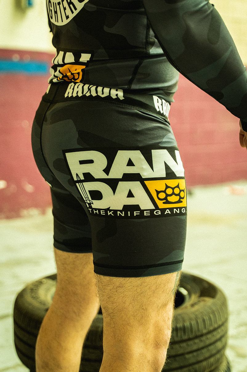 THE KNIFE GANG COMPRESSION SHORT [BLACKCAMO & YELLOW]