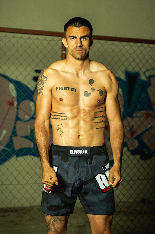 THE KNIFE GANG MMA SHORT [BLACKCAMO & RED]