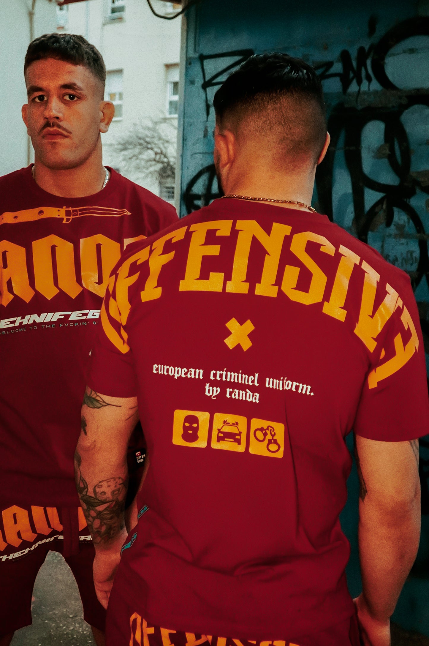 UNIFORM [BURGUNDY] T-SHIRT